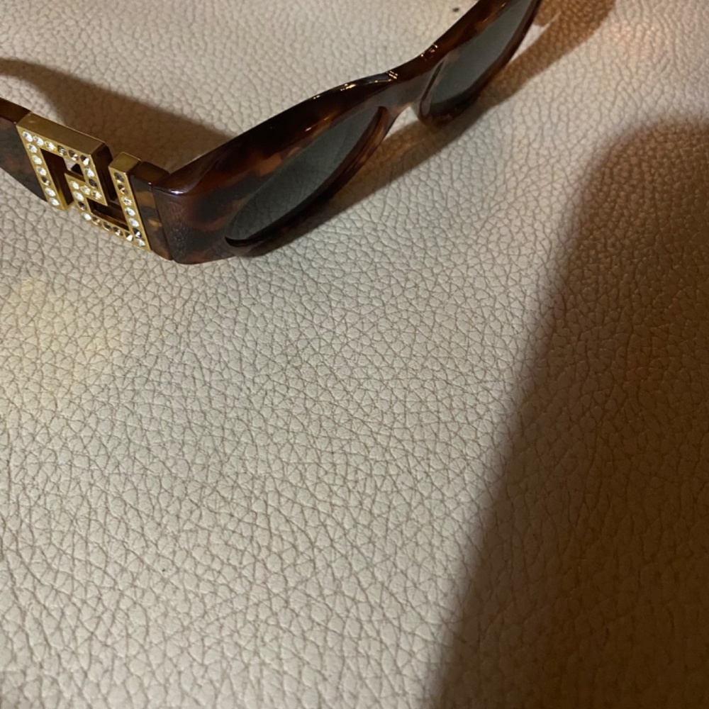 NEW VINTAGE VERSACE SUNGLASSES - Picture 7 of 7